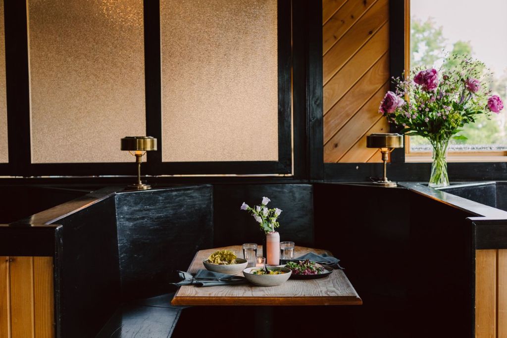 scribner's lodge the prospect interior