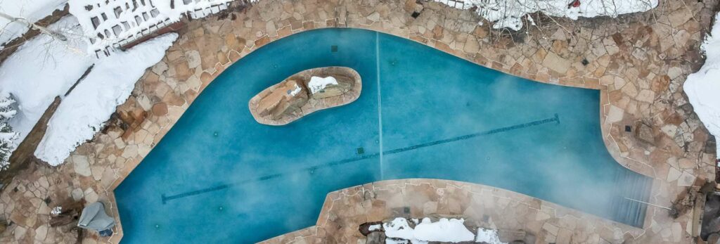 Dip into These Sexy Outdoor Pools Après-Ski