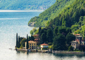 buildings on a mountain cliff in bellagio italy
