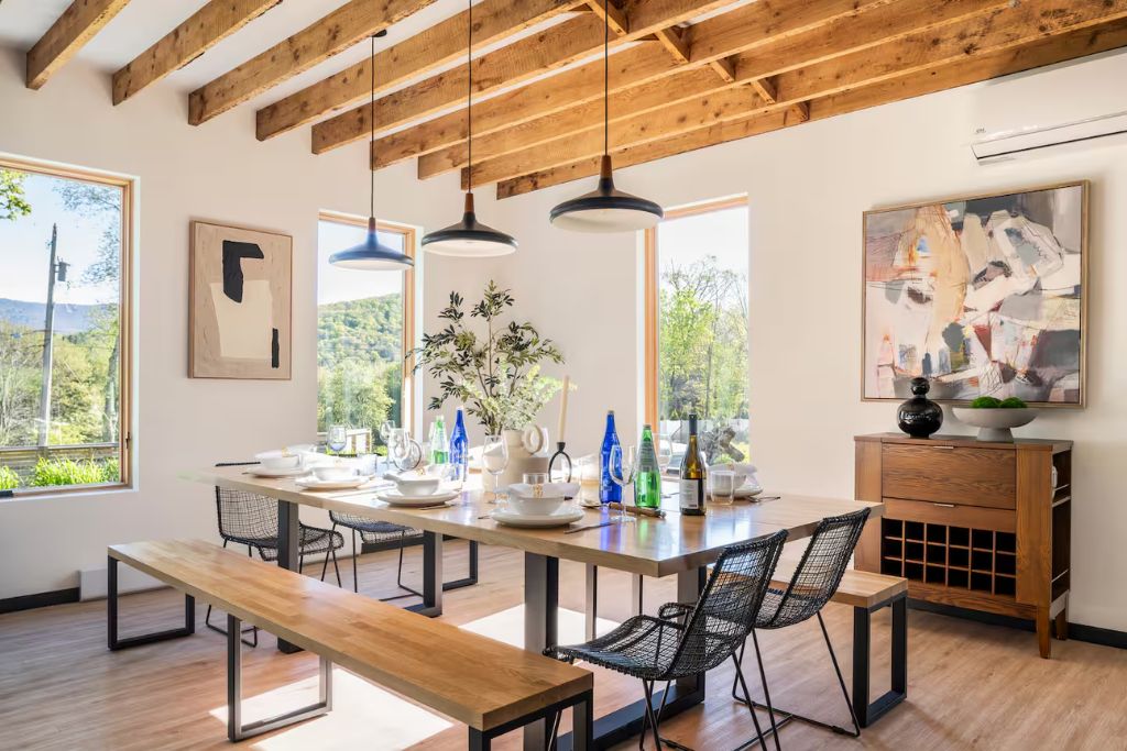 catskill airbnb dining table 