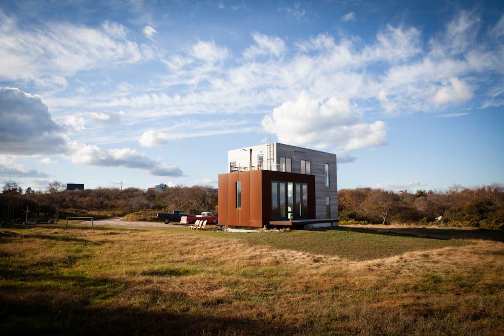 modern architecture of the Ross House Airbnb