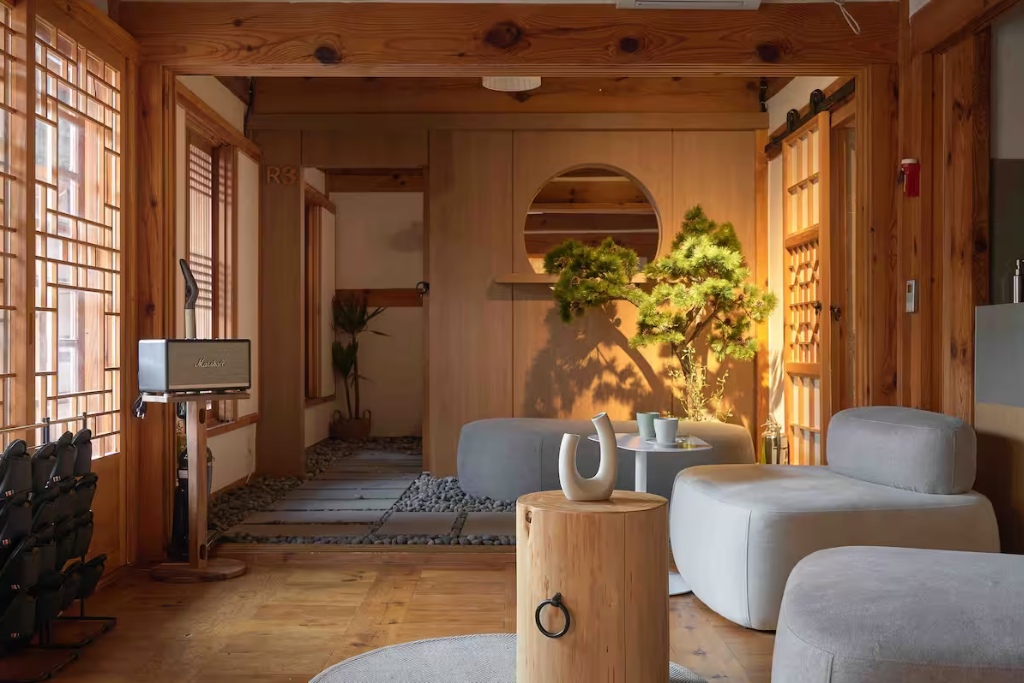 seoul aibnb bukchon village