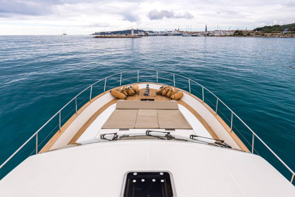 cruise canne's airbnb in france 