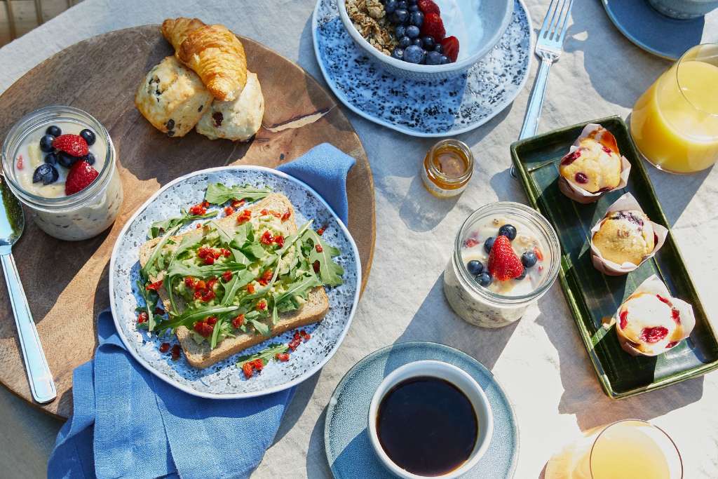 guests enjoy a complimentary continental breakfast at the roundtree amagansett