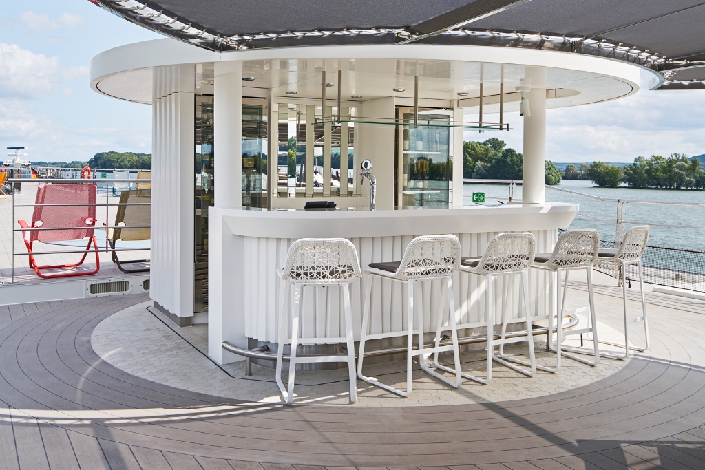 out door bar debussy riverside cruise