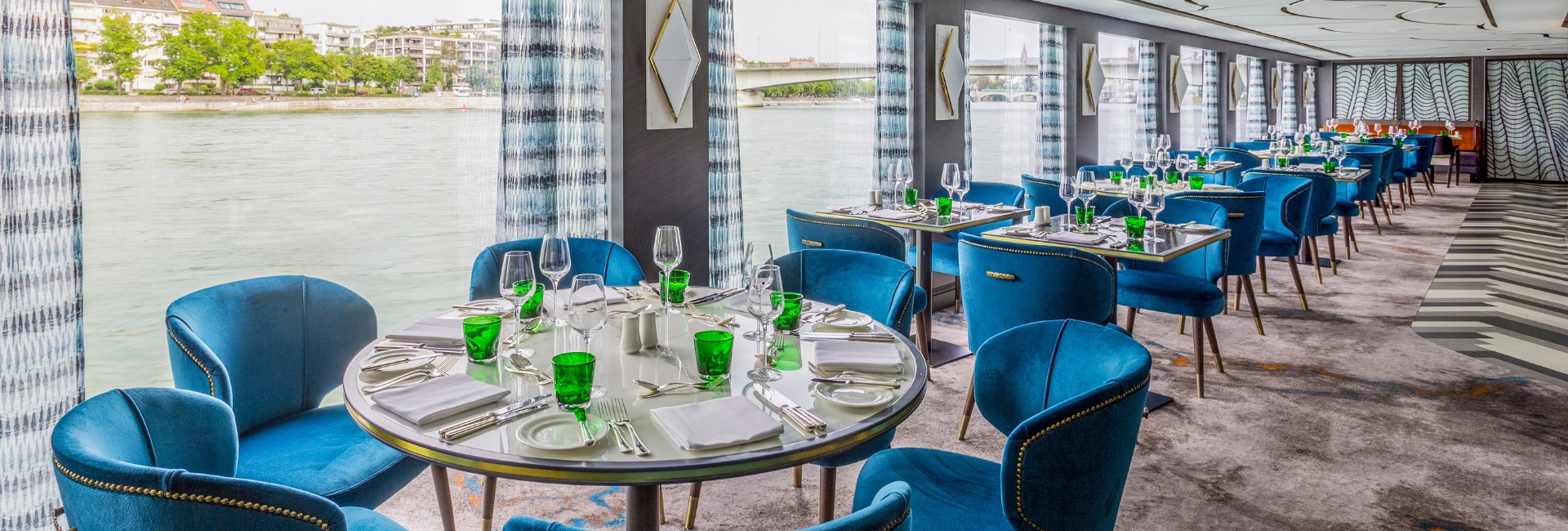 cruise dining room riverside