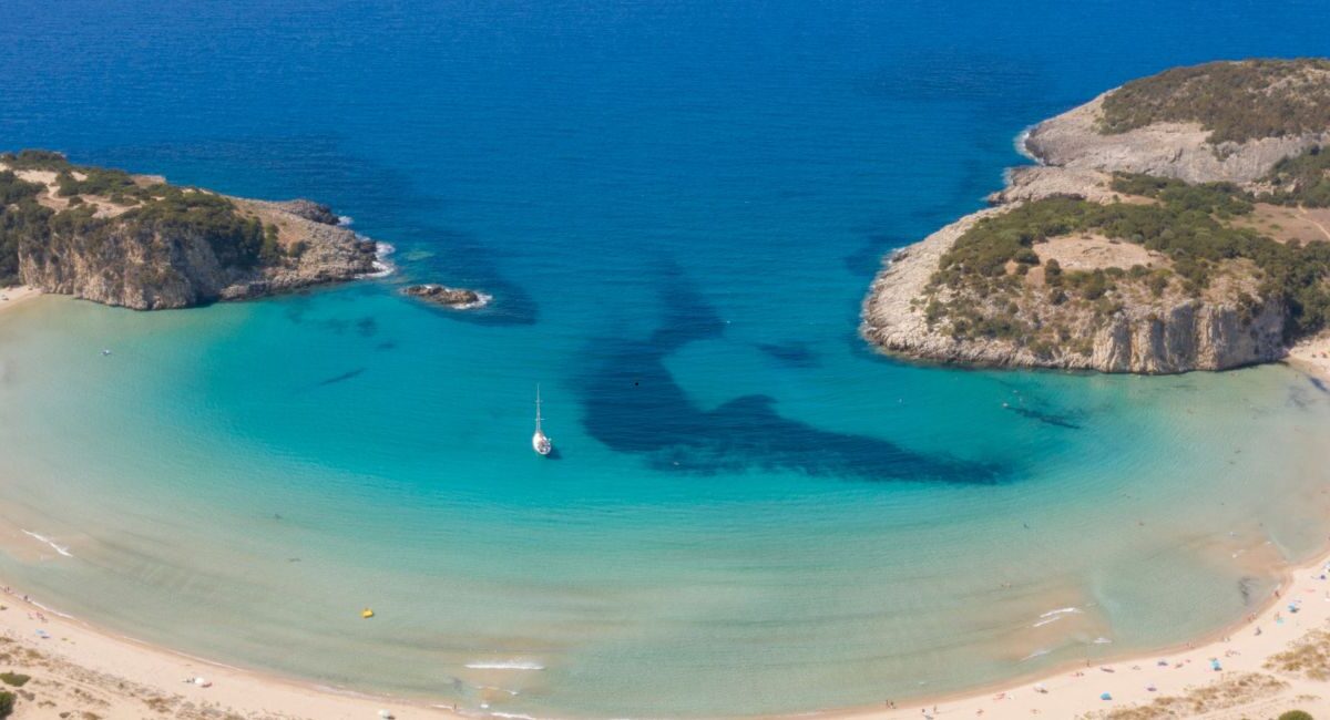 Costa Navarino beach island