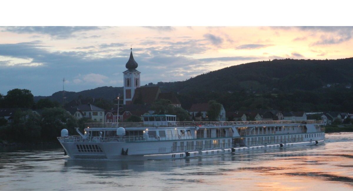 mozart riverside cruise sunset