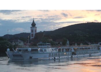 mozart riverside cruise sunset