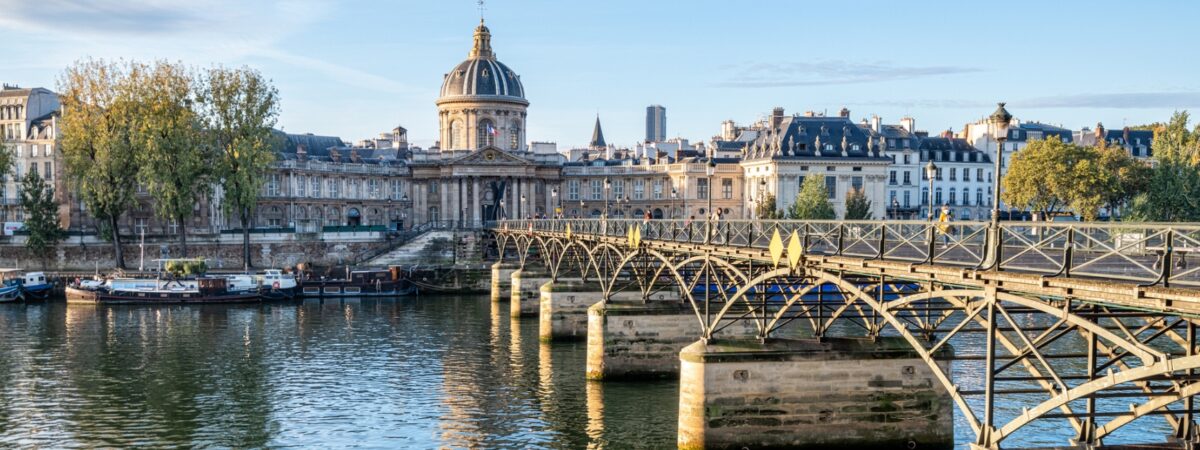 pont des art bridge paris france