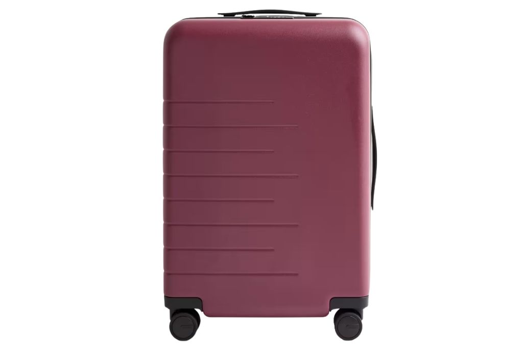 quince expandable carry-on suitcase in wine color