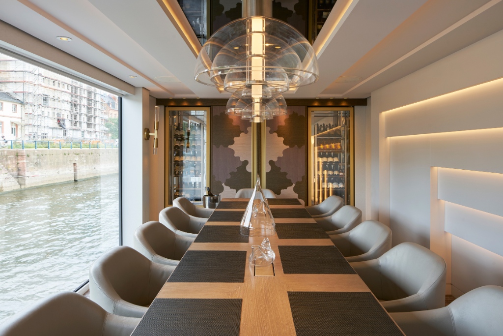 riverside dining and wine room