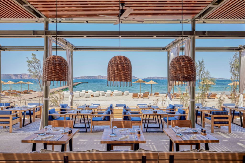 parelia beach club at w costa naravino 
