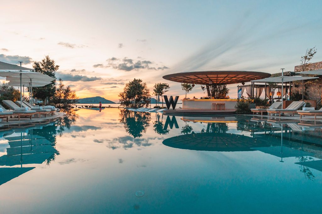 w pool at w costa navarino