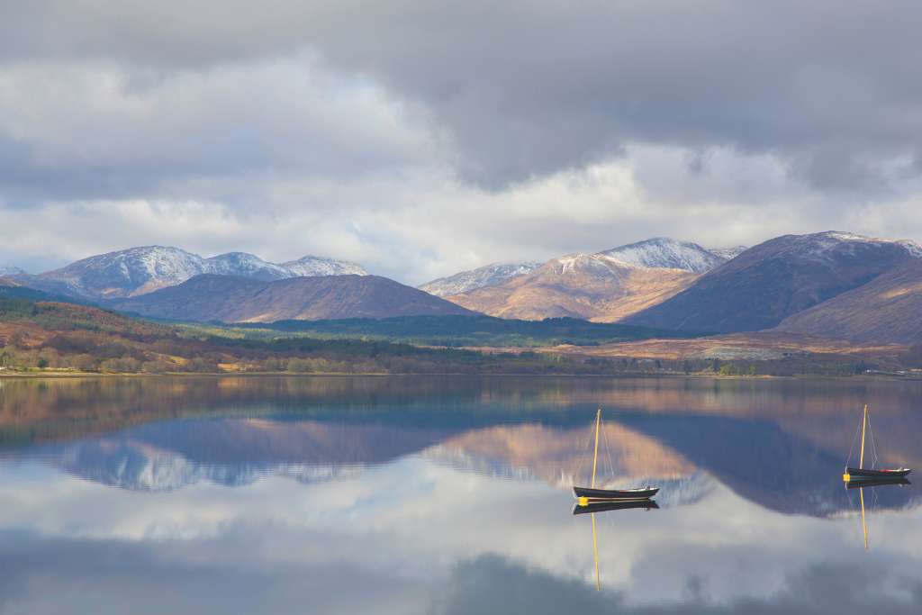 beautiful scenery along the way, lochs and mountains, scotland