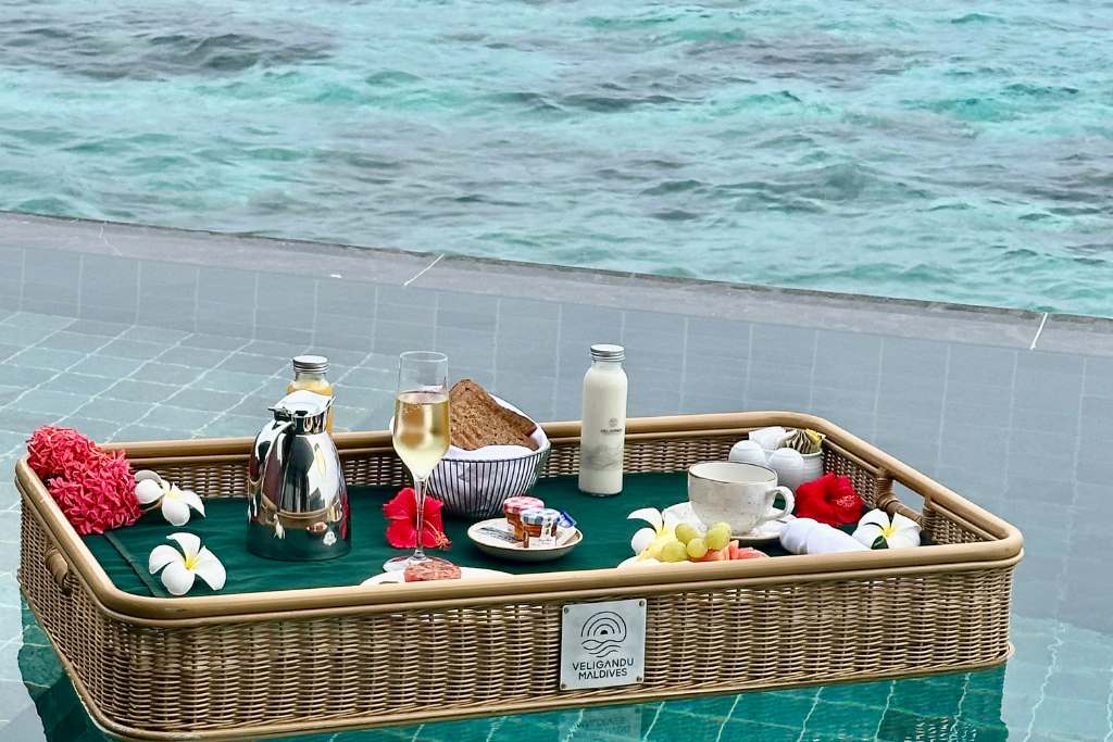 floating breakfast at veligandu maldives resort island
