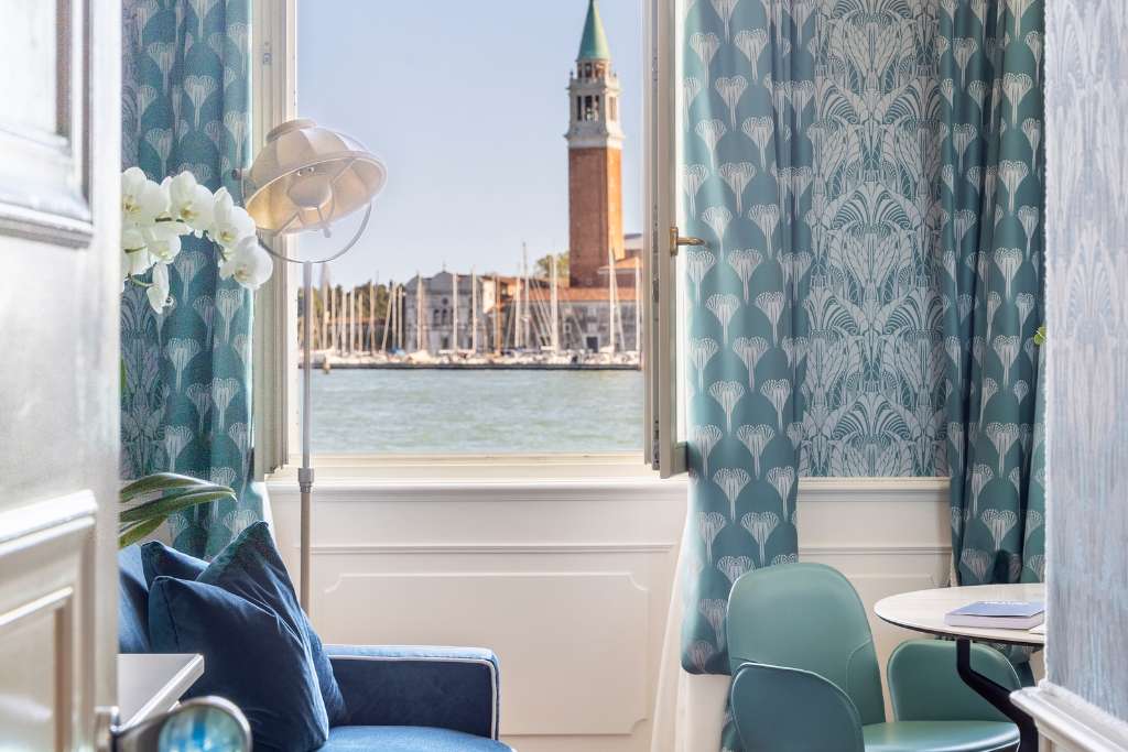 loadra palace, venice italy