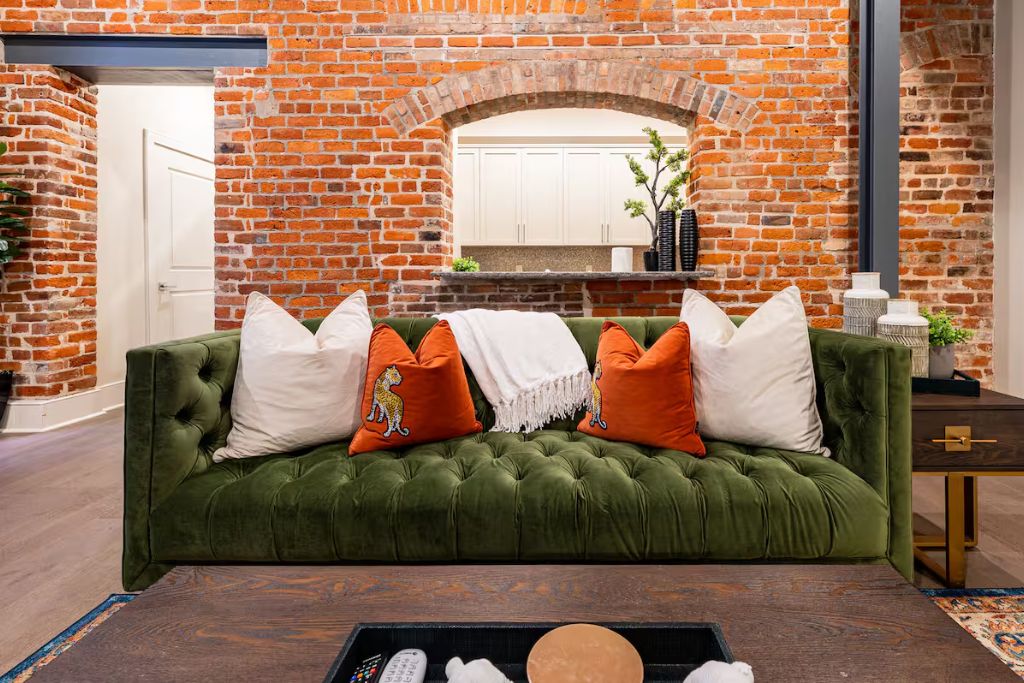 two-bedroom condo airbnb in new orleans