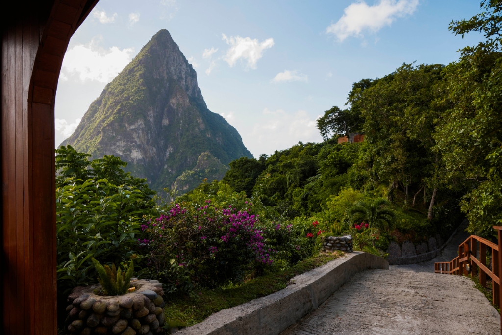 hiking trail st.lucia 