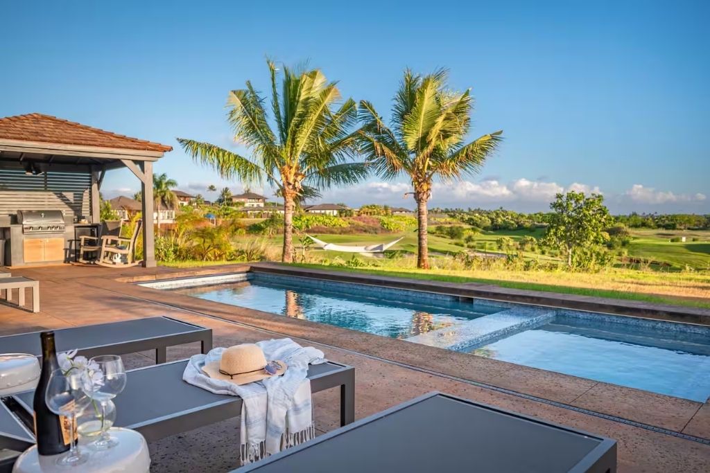 hawaii airbnb pool 