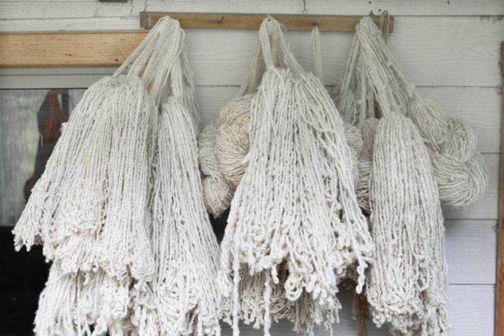 local weaving in patagonia 