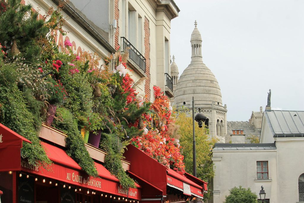 montmartre store front