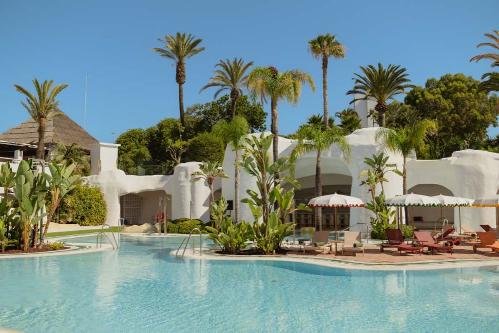 pool at don carlos marbella