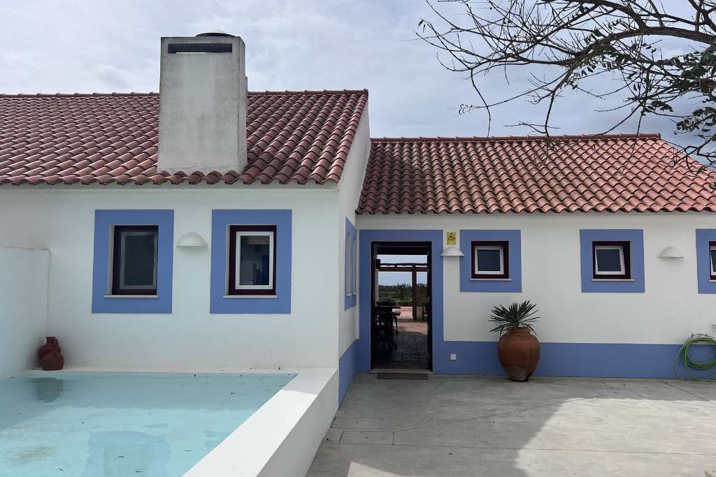 traditional house in porto curve portugal