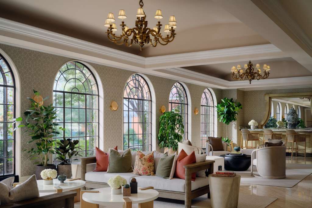 lobby at rosewood mansion on turtle creek