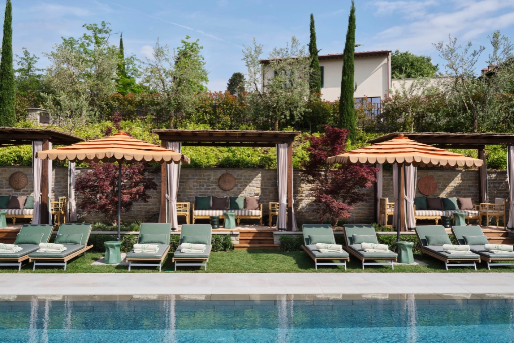 poolside at collegio alla quercy auberge collection