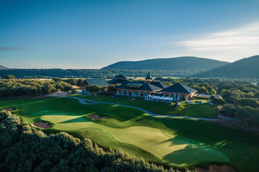 club house at michlifen golf resort