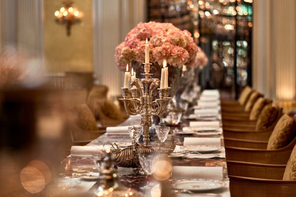 elegant dining at hôtel plaza athénée
