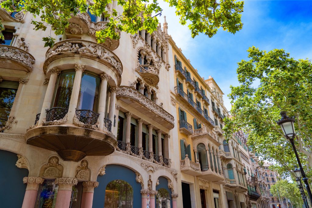 eixample barcelona facade