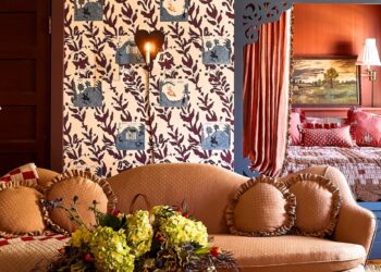 the six bells hotel sutie with box bed and couch