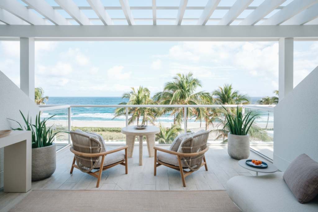 suite with enclosed terrace overlooking the sea at the boca raton florida