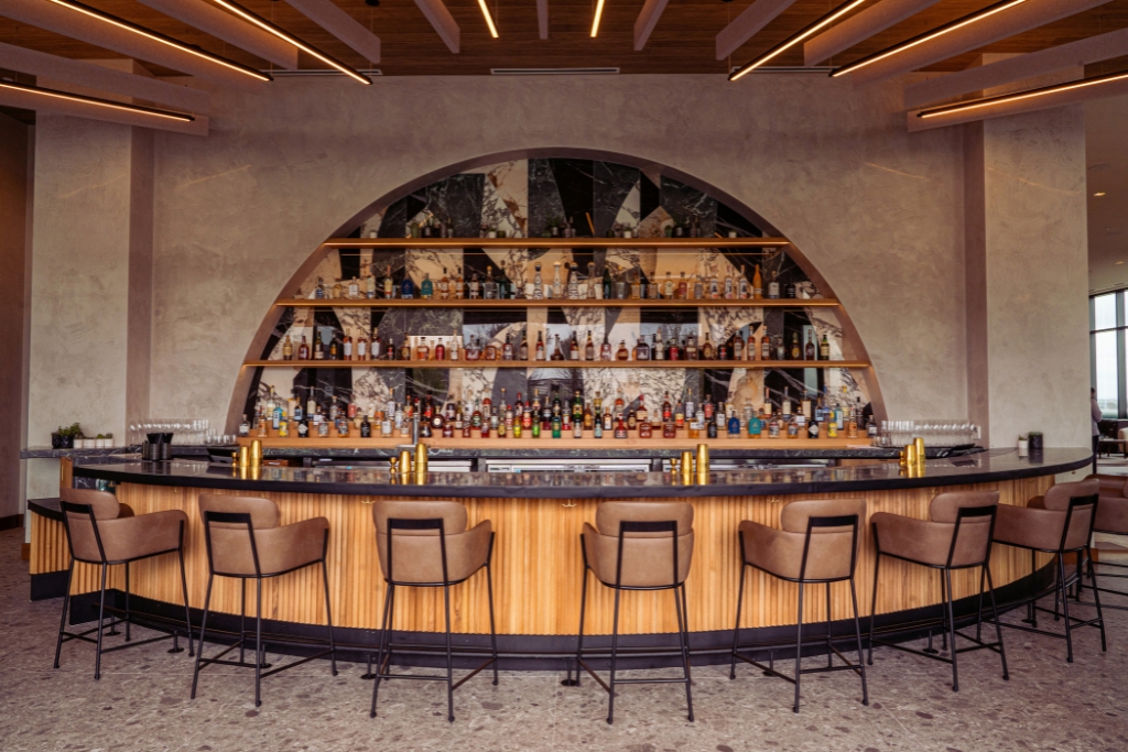 houston thompson dallas bar