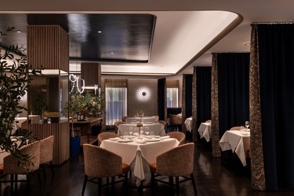 the charlie palmer restaurant at the knickerbocker in new york city