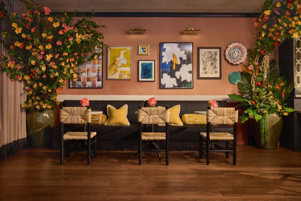 the wall street hotel gallery wall