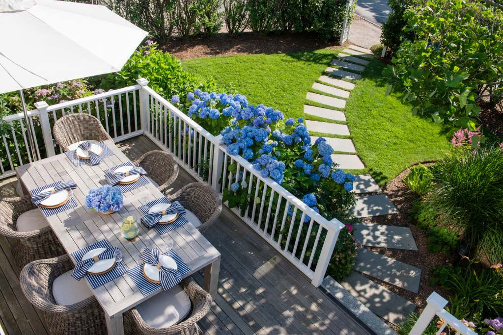 outdoor dining and hydrangeas on nantucket