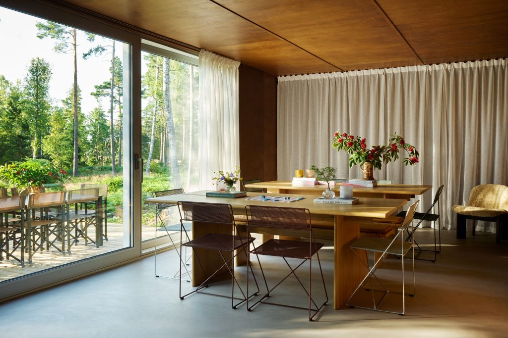 landet stay dining room with patio view