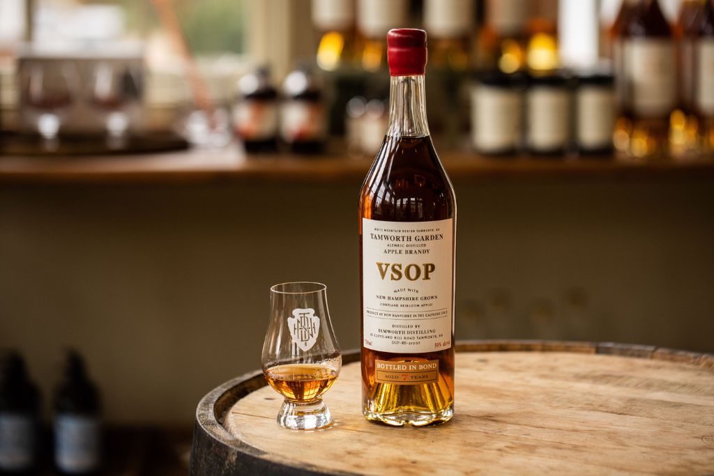 bottle and glass of tamworth garden apple brandy