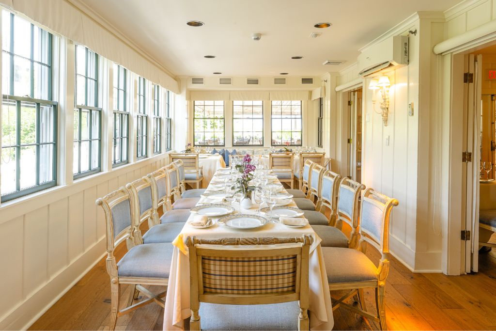 large table at restaurant toppers