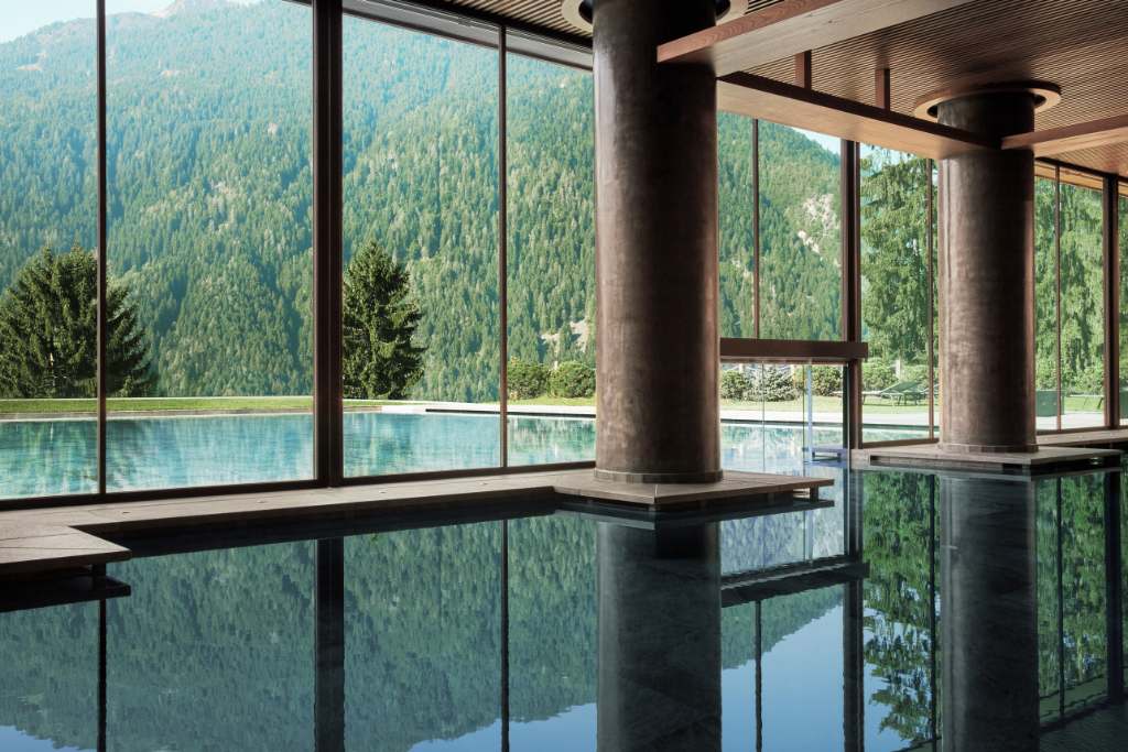 indoor/outdoor pool at lefay dolomites